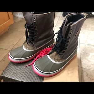 Women’s Sorel 1964 Premium Boots size 10.5